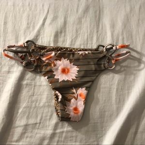 Acacia Dragon Stripe Molokini Bottom